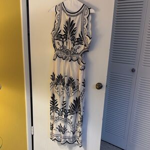 Commense Black and White Patterned Maxi Dress